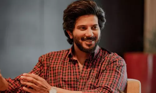 നല്ല ഗ്ലാമറുള്ള സുഹൃത്തുക്കൾ എനിക്കുണ്ടായിരുന്നു, അപ്പോഴൊക്കെ വാപ്പച്ചിയുടെ സൗന്ദര്യം കിട്ടിയാൽ കൊള്ളാമായിരുന്നുവെന്ന് തോന്നിയിട്ടുണ്ട്: ദുല്ഖര് നല്ല ഗ്ലാമറുള്ള സുഹൃത്തുക്കൾ എനിക്കുണ്ടായിരുന്നു, അപ്പോഴൊക്കെ വാപ്പച്ചിയുടെ സൗന്ദര്യം കിട്ടിയാൽ കൊള്ളാമായിരുന്നുവെന്ന് തോന്നിയിട്ടുണ്ട്: ദുല്ഖര്