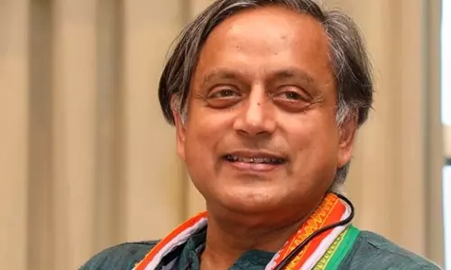 ഈ പോരാട്ടത്തില്‍ ഞാന്‍ അധഃസ്ഥിതനായി കാണപ്പെടുന്നതില്‍ അഭിമാനമേയുള്ളൂ: ശശി തരൂര്‍