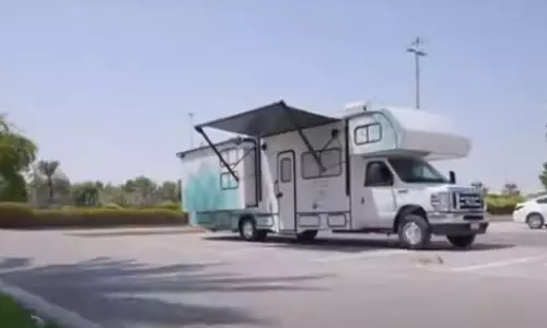 ചികിത്സ വീട്ടുപടിക്കലേക്ക്; മൊബൈൽ ക്ലിനിക്കുമായി അബൂദബി