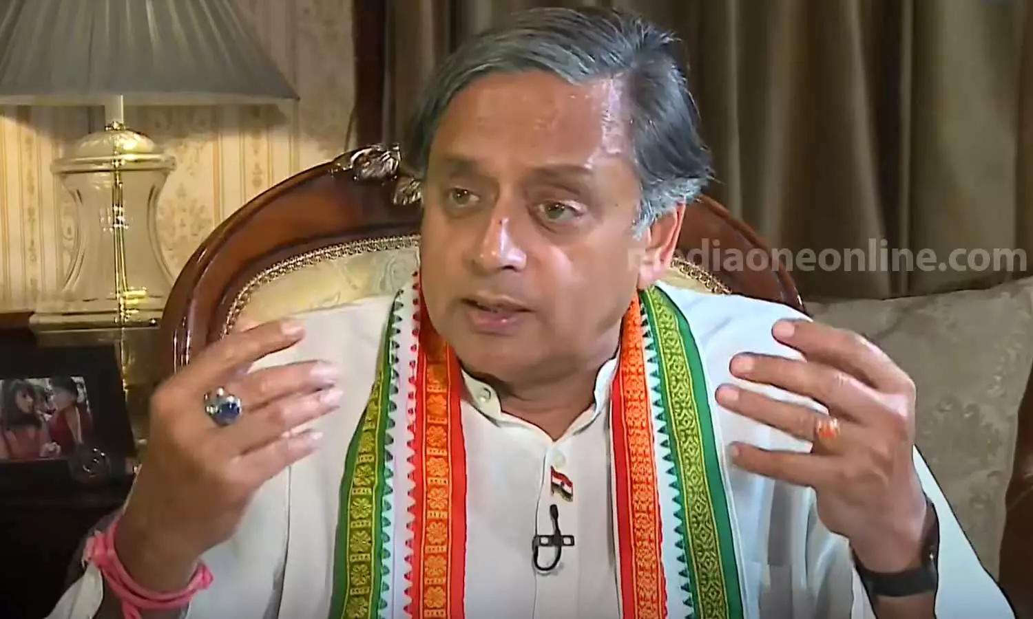 തരൂരിനെ അവഗണിച്ച് കേരളാ നേതാക്കൾ; അവഗണന ഹൈക്കമാൻഡിന്റെ മനസറിഞ്ഞ്