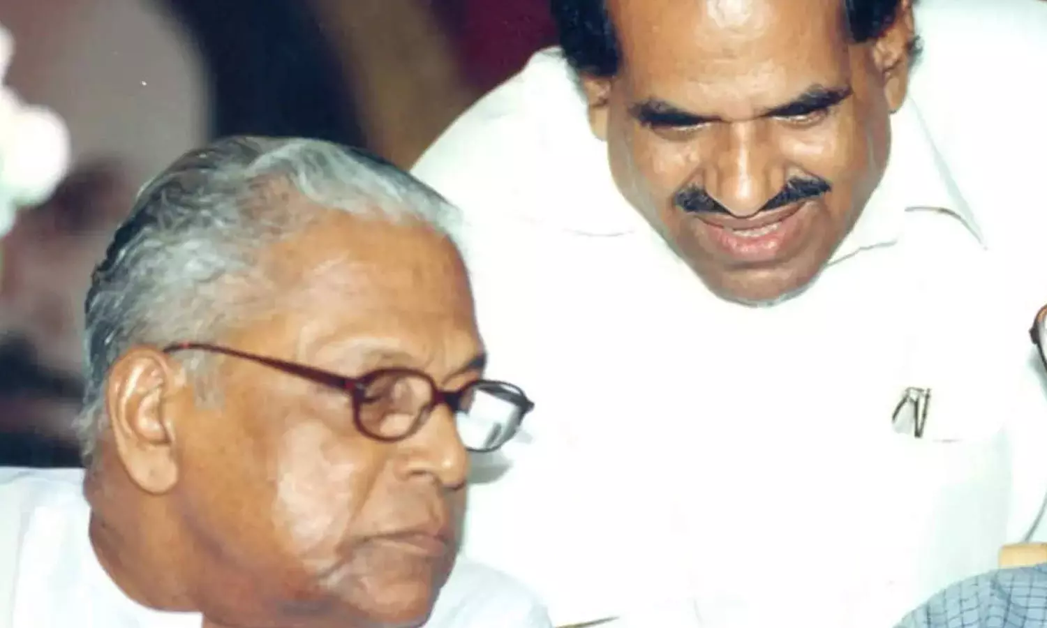 ഈറനണിഞ്ഞ് വിഎസ്: കോടിയേരിയുടെ മരണത്തിൽ വിഎസിന്റെ പ്രതികരണം-കുറിപ്പ്