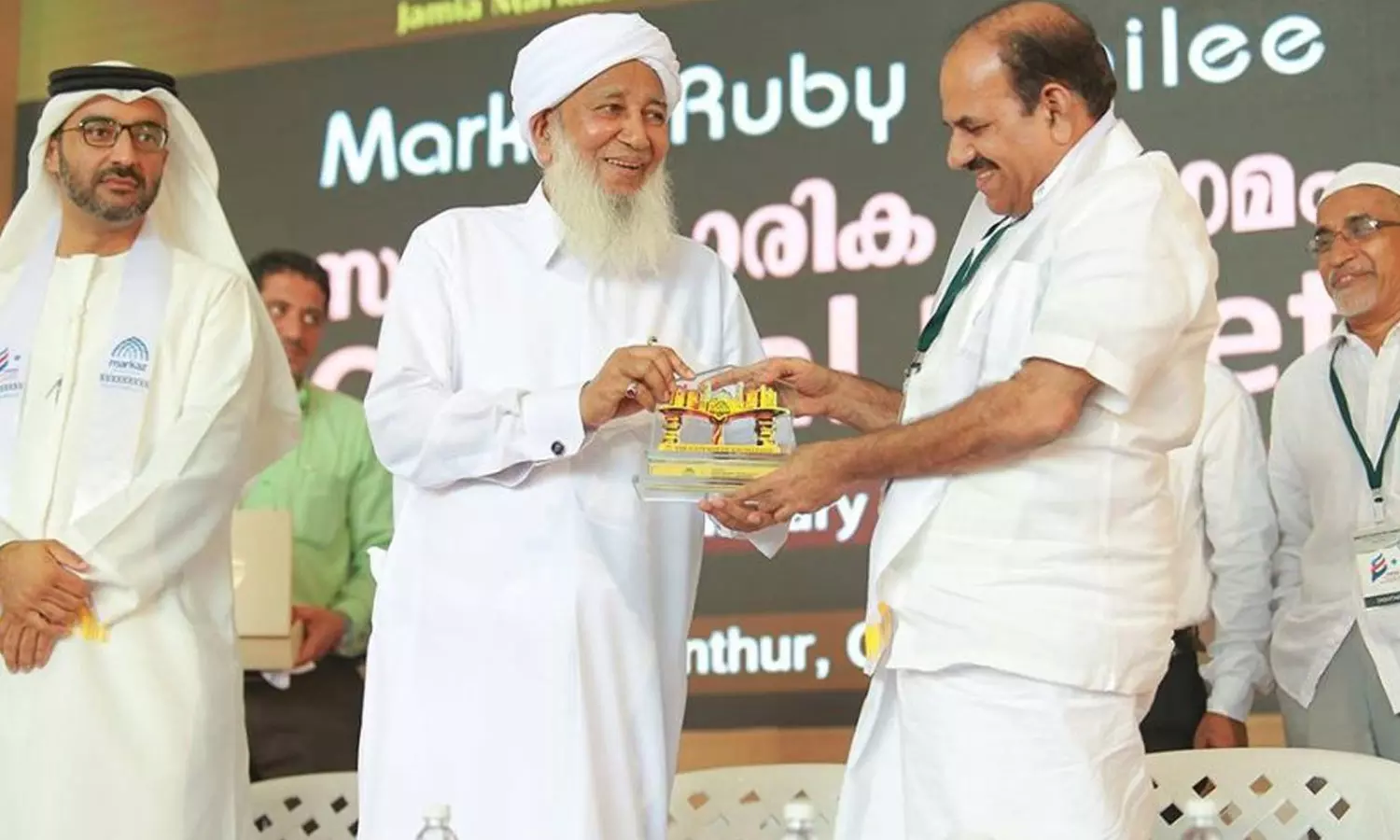 എല്ലാവരെയും സന്തോഷിപ്പിക്കാൻ മുന്നിൽ നിന്ന നേതാവ് - കോടിയേരിയുടെ മരണത്തിൽ അനുശോചിച്ച് കാന്തപുരം