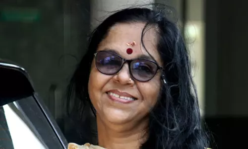 പൊളിറ്റിക്കൽ കറക്ട്‌നസ്സിന് ശ്രമിക്കാറുണ്ട്, ഇടക്ക് കാൽ വഴുതുന്നുവെങ്കിൽ കൂടുതൽ ശ്രദ്ധിക്കാം; കുഴിമന്തി കമൻറ് പിൻവലിച്ച് എസ്. ശാരദക്കുട്ടി