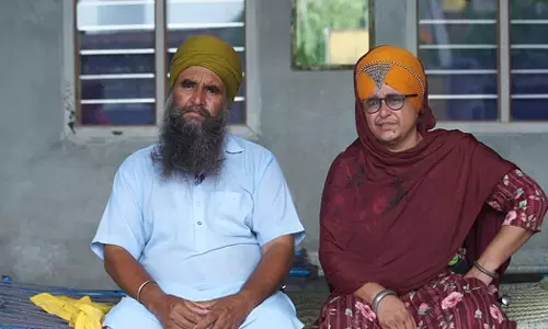 എന്റെ തല മറയ്ക്കാമെങ്കിൽ മുസ്‌ലിം വനിതക്ക് എന്തുകൊണ്ട് പറ്റില്ല; സുപ്രിംകോടതിയിൽ ഹരജിയുമായി സിഖ് വനിത