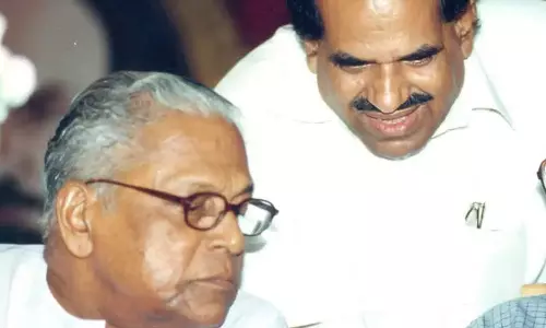 ഈറനണിഞ്ഞ് വിഎസ്: കോടിയേരിയുടെ മരണത്തിൽ വിഎസിന്റെ പ്രതികരണം-കുറിപ്പ്