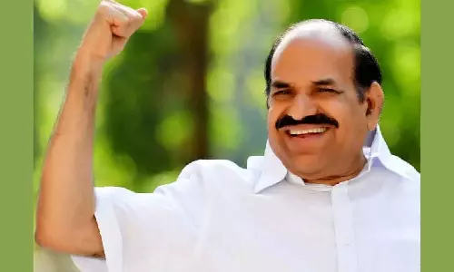 കോടിയേരിയുടെ മൃതദേഹം കണ്ണൂരിലെത്തിച്ചു; വിലാപയാത്രയായി തലശ്ശേരിയിലേക്ക് കോടിയേരിയുടെ മൃതദേഹം കണ്ണൂരിലെത്തിച്ചു; വിലാപയാത്രയായി തലശ്ശേരിയിലേക്ക്