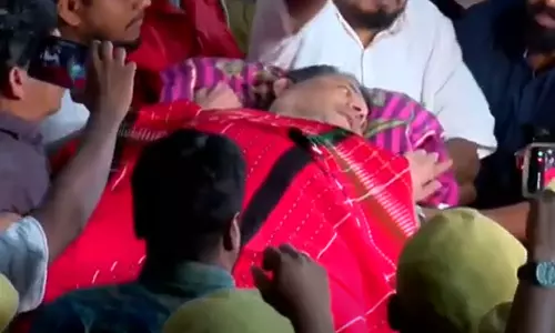 എല്ലാ സഹായങ്ങളും ചെയ്തയാൾ: കോടിയേരിയെ അവസാനമായി കാണാൻ പുഷ്പനും എല്ലാ സഹായങ്ങളും ചെയ്തയാൾ: കോടിയേരിയെ അവസാനമായി കാണാൻ പുഷ്പനും