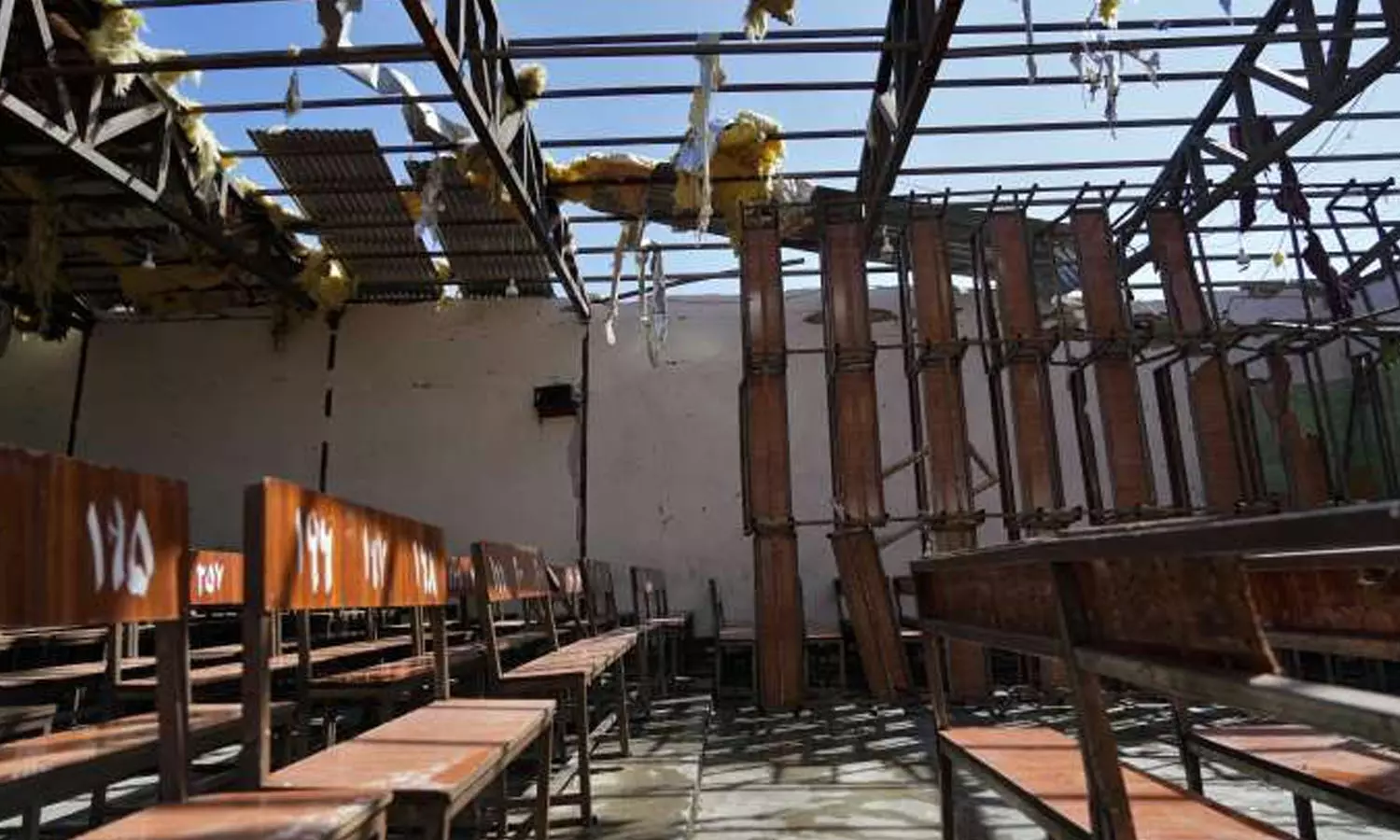 കാബൂളിലെ സ്കൂളിൽ ചാവേറാക്രമണം; മരണം 53 ആയി, കൂടുതലും പെൺകുട്ടികൾ കാബൂളിലെ സ്കൂളിൽ ചാവേറാക്രമണം; മരണം 53 ആയി, കൂടുതലും പെൺകുട്ടികൾ