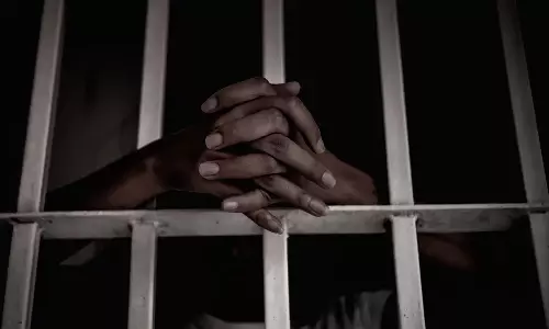 പ്രായപൂർത്തിയാവാത്ത പെൺകുട്ടിയെ പീഡിപ്പിച്ച കേസിലെ പ്രതി ജയിലിൽ മരിച്ച നിലയിൽ