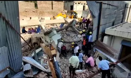 ഹരിയാനയിൽ കെട്ടിടം തകർന്ന് വീണ് രണ്ട് മരണം ഹരിയാനയിൽ കെട്ടിടം തകർന്ന് വീണ് രണ്ട് മരണം