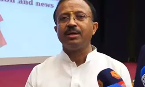 തൊഴിൽ തട്ടിപ്പ്; ഒമാനിൽ കുടുങ്ങിക്കിടക്കുന്ന ഗാർഹിക തൊഴിലാളികളുടെ പ്രശ്നം പരിഹരിക്കുമെന്ന് വി മുരളീധരൻ