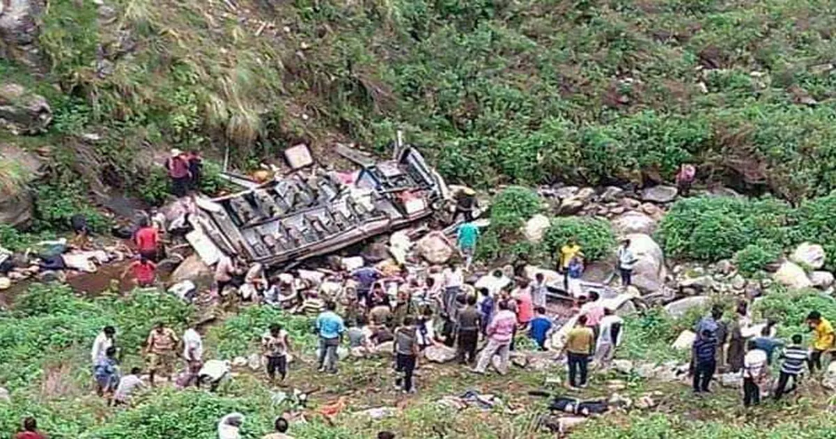 ഉത്തരാഖണ്ഡിൽ 50 പേരുമായി പോയ ബസ് കൊക്കയിലേക്ക് മറിഞ്ഞു