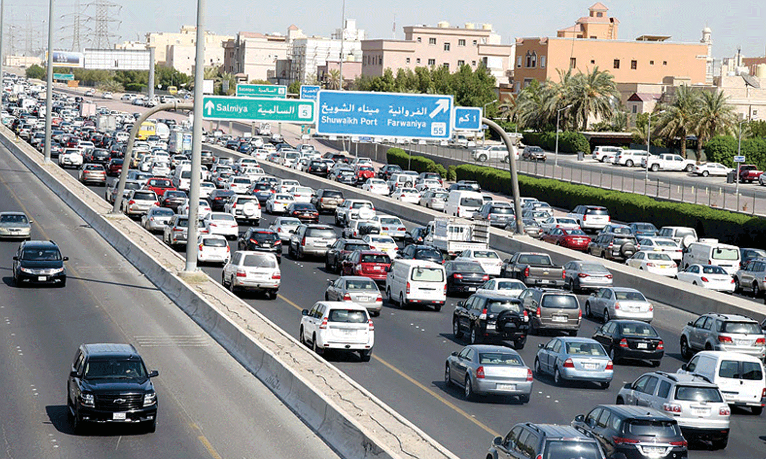 ഗതാഗതക്കുരുക്ക് അതിരൂക്ഷം: കുവൈത്തിലെ പൊതുനിരത്തുകളിൽ ട്രക്കുകൾക്ക് പൂർണനിയന്ത്രണം