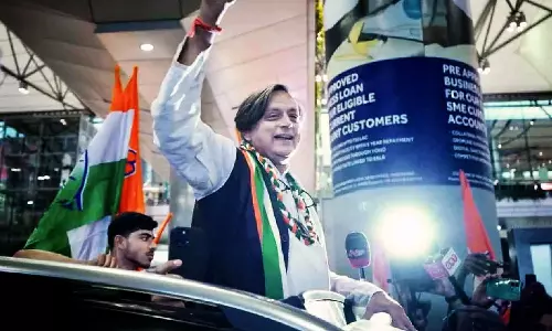 തരൂരിന് തെലങ്കാനയിൽ തിരിച്ചടി; നാമനിർദേശ പത്രിക പിൻവലിക്കണമെന്ന് പി.സി.സി