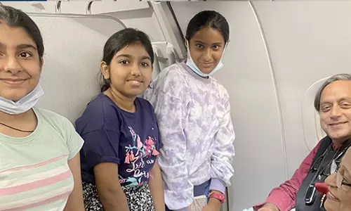 ഇൻഡിഗോ വിമാനത്തിൽ പ്രത്യേക സ്വാഗതം ലഭിച്ചെന്ന് ശശി തരൂർ