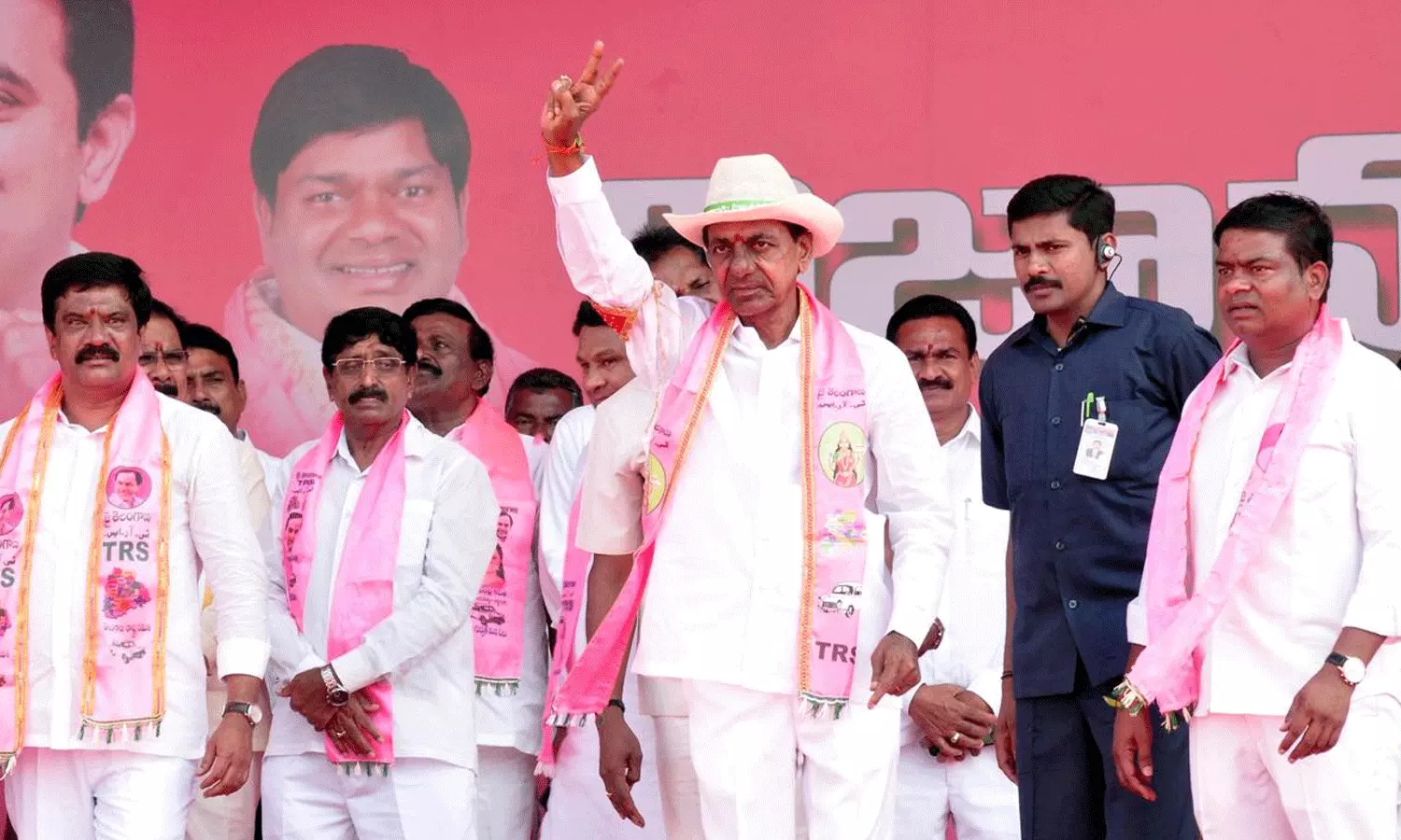 ദേശീയ പാർട്ടി പ്രഖ്യാപിച്ച് കെ ചന്ദ്രശേഖര റാവു; ഇനി യുദ്ധം കേന്ദ്ര സർക്കാരുമായി ദേശീയ പാർട്ടി പ്രഖ്യാപിച്ച് കെ ചന്ദ്രശേഖര റാവു; ഇനി യുദ്ധം കേന്ദ്ര സർക്കാരുമായി