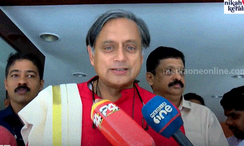 മുതിർന്ന നേതാക്കളോട് തരൂർ വോട്ടഭ്യർത്ഥിക്കില്ല; തീരുമാനം ഖാർഗെക്കനുകൂലമായി പരസ്യ നിലപാടെടുത്തതിനെ തുടർന്ന്