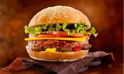 അനാഥാലയങ്ങൾക്ക് ബർഗർ നൽകണം; ബലാത്സംഗക്കേസ് റദ്ദാക്കാന്‍ നിബന്ധനയുമായി ഡൽഹി ഹൈക്കോടതി