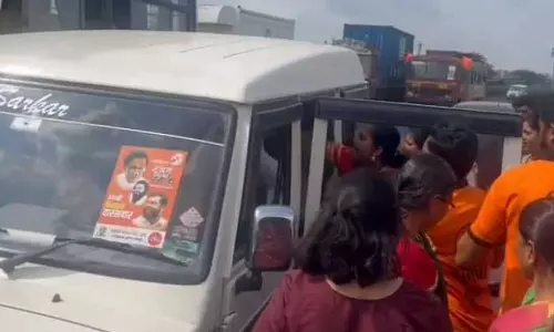 ദസറ റാലി: നടുറോഡിൽ ഏറ്റുമുട്ടി ഉദ്ധവ് താക്കറെ- ഷിൻഡെ അനുകൂലികൾ