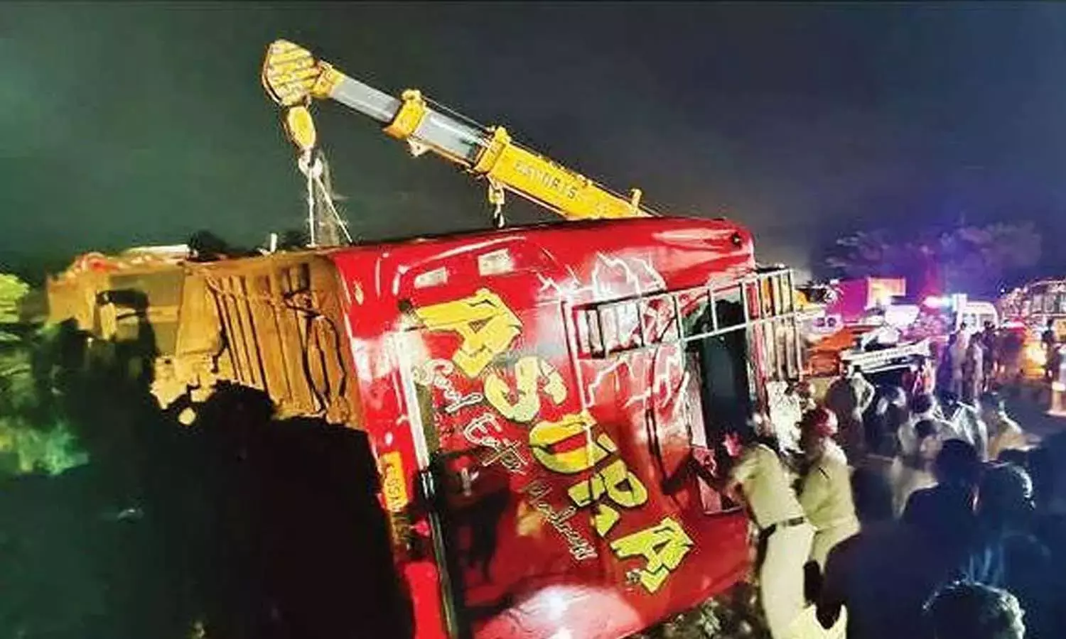 വടക്കഞ്ചേരി ബസപകടം: അപകടകാരണം ടൂറിസ്റ്റ് ബസിന്റെ അമിത വേഗതയെന്ന് കെഎസ്ആർടിസി വടക്കഞ്ചേരി ബസപകടം: അപകടകാരണം ടൂറിസ്റ്റ് ബസിന്റെ അമിത വേഗതയെന്ന് കെഎസ്ആർടിസി