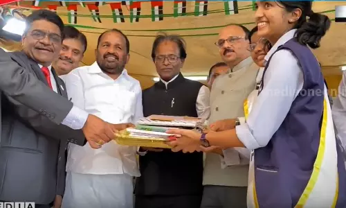 ഷാർജയിൽ നിന്ന് ലക്ഷം പുസ്തകം കേരളത്തിലെ വായനശാലകളിലേക്ക്; പദ്ധതിയുമായി ടി.എൻ പ്രതാപൻ എം.പി ഷാർജയിൽ നിന്ന് ലക്ഷം പുസ്തകം കേരളത്തിലെ വായനശാലകളിലേക്ക്; പദ്ധതിയുമായി ടി.എൻ പ്രതാപൻ എം.പി