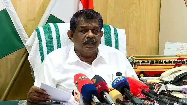 ബ്ലാക്ക് ലിസ്റ്റ് ചെയ്ത ബസുകളുടെ പട്ടിക തയ്യാറാക്കുമെന്ന് ഗതാഗത സെക്രട്ടറി; ടൂറിസ്റ്റ് ബസ്സുകളില് പരിശോധന കര്ശനമാക്കുമെന്ന് ഗതാഗത മന്ത്രി ബ്ലാക്ക് ലിസ്റ്റ് ചെയ്ത ബസുകളുടെ പട്ടിക തയ്യാറാക്കുമെന്ന് ഗതാഗത സെക്രട്ടറി; ടൂറിസ്റ്റ് ബസ്സുകളില് പരിശോധന കര്ശനമാക്കുമെന്ന് ഗതാഗത മന്ത്രി