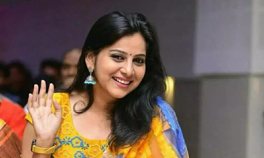 എന്നെ പുറത്തുവിടാന് അനുവദിക്കാതെ അവര് ഷോറൂമിന്റെ ഷട്ടര് അടച്ചു, ശരിക്കും ഞാന് പേടിച്ചു; ദുരനുഭവത്തെക്കുറിച്ച് അന്ന രേഷ്മ രാജന് എന്നെ പുറത്തുവിടാന് അനുവദിക്കാതെ അവര് ഷോറൂമിന്റെ ഷട്ടര് അടച്ചു, ശരിക്കും ഞാന് പേടിച്ചു; ദുരനുഭവത്തെക്കുറിച്ച് അന്ന രേഷ്മ രാജന്