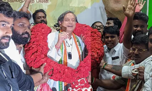 തരൂരിന് തമിഴ്നാട്ടിൽ തണുത്ത പ്രതികരണം; എത്തിയത് 700ൽ 12 പേർ തരൂരിന് തമിഴ്നാട്ടിൽ തണുത്ത പ്രതികരണം; എത്തിയത് 700ൽ 12 പേർ