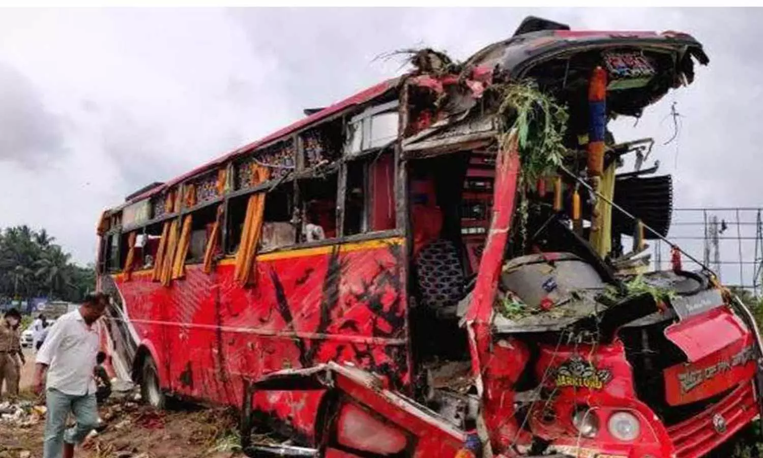 വടക്കഞ്ചേരി അപകടം: ടൂറിസ്റ്റ് ബസ് സഞ്ചരിച്ചത് ശരാശരി 84 കിലോമീറ്റർ വേഗതയിൽ; അന്തിമ റിപ്പോർട്ട് ഇന്ന് സമർപ്പിക്കും വടക്കഞ്ചേരി അപകടം: ടൂറിസ്റ്റ് ബസ് സഞ്ചരിച്ചത് ശരാശരി 84 കിലോമീറ്റർ വേഗതയിൽ; അന്തിമ റിപ്പോർട്ട് ഇന്ന് സമർപ്പിക്കും