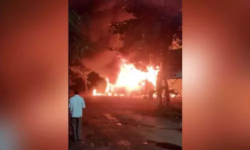 നാസിക്കിൽ ബസിന് തീപിടിച്ച് 10 മരണം; നിരവധി പേർക്ക് പൊള്ളലേറ്റു