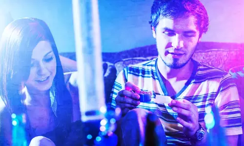 ജന്‍ഡര്‍ ന്യൂട്രല്‍ ആകുന്ന ലഹരി ഉപയോഗം