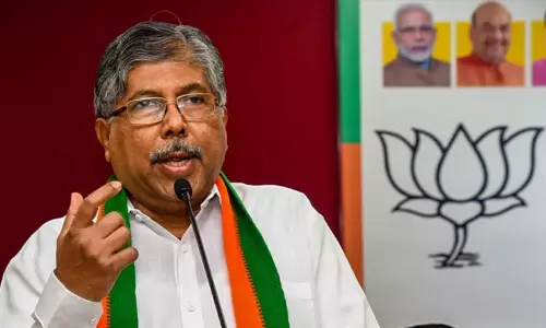 മാതാപിതാക്കളെ അധിക്ഷേപിച്ചോളൂ, പക്ഷേ മോദിക്കും അമിത്ഷായ്ക്കും എതിരെ മിണ്ടരുത്; ബി.ജെ.പി നേതാവ്