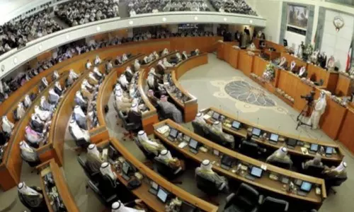 കുവൈത്ത് മന്ത്രിസഭാ അംഗങ്ങൾക്കെതിരെ എതിർപ്പുമായി എംപിമാർ