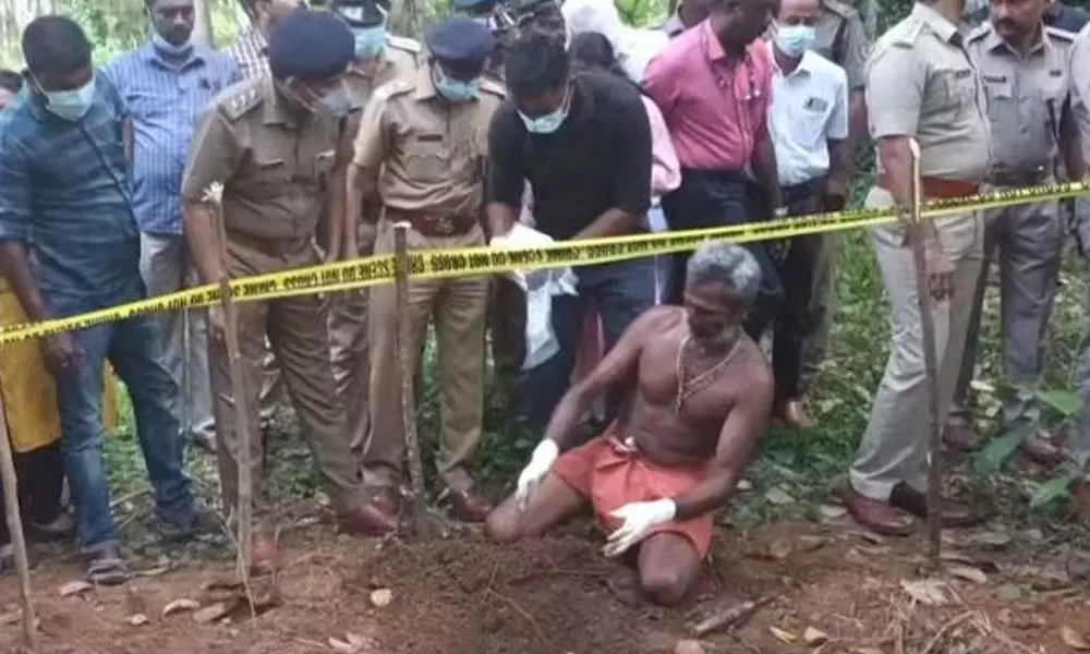 കൈകാലുകൾ മുറിച്ചു മാറ്റപ്പെട്ട നിലയിൽ; നരബലിയില് മൃതദേഹാവശിഷ്ടങ്ങൾ കണ്ടെത്തി കൈകാലുകൾ മുറിച്ചു മാറ്റപ്പെട്ട നിലയിൽ; നരബലിയില് മൃതദേഹാവശിഷ്ടങ്ങൾ കണ്ടെത്തി