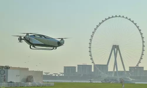 ജൈറ്റക്‌സ് ഗ്ലോബൽ മേളയിൽ താരങ്ങളായി   പറക്കും കാറും ഡ്രൈവറില്ലാ കാറുകളും