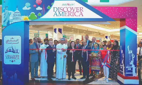 ഒമാനിലെ ലുലു ഹൈപ്പർ മാർക്കറ്റുകളിൽ ഡിസ്‌കവർ അമേരിക്ക കാമ്പയിന് തുടക്കം