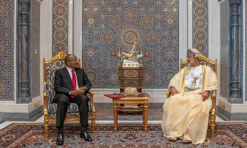 സൻസിബാർ പ്രസിഡന്റ് ഒമാൻ ഭരണാധികാരിയുമായി കൂടിക്കാഴ്ച നടത്തി സൻസിബാർ പ്രസിഡന്റ് ഒമാൻ ഭരണാധികാരിയുമായി കൂടിക്കാഴ്ച നടത്തി