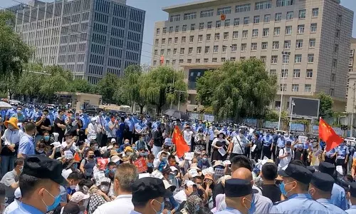 രാജ്യം കൊള്ളയടിക്കുന്ന ഏകാധിപതിയെ പുറത്താക്കൂ; ചൈനയിൽ ഷി ജിൻപിങ്ങിനെതിരെ അസാധാരണ പ്രതിഷേധം, ജനം തെരുവിൽ