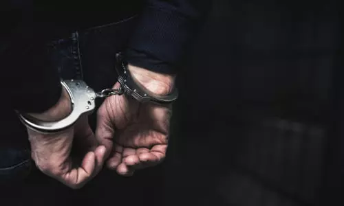 അനധികൃത ചികിത്സയും മരുന്ന് വിൽപ്പനയും;   വിദേശികൾ പിടിയിൽ