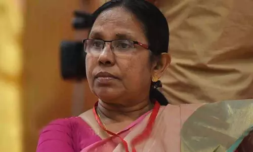 പിപിഇ കിറ്റ് വാങ്ങിയതിൽ അഴിമതി; മുൻ മന്ത്രി കെകെ ശൈലജക്കെതിരെ ലോകായുക്ത അന്വേഷണം പിപിഇ കിറ്റ് വാങ്ങിയതിൽ അഴിമതി; മുൻ മന്ത്രി കെകെ ശൈലജക്കെതിരെ ലോകായുക്ത അന്വേഷണം