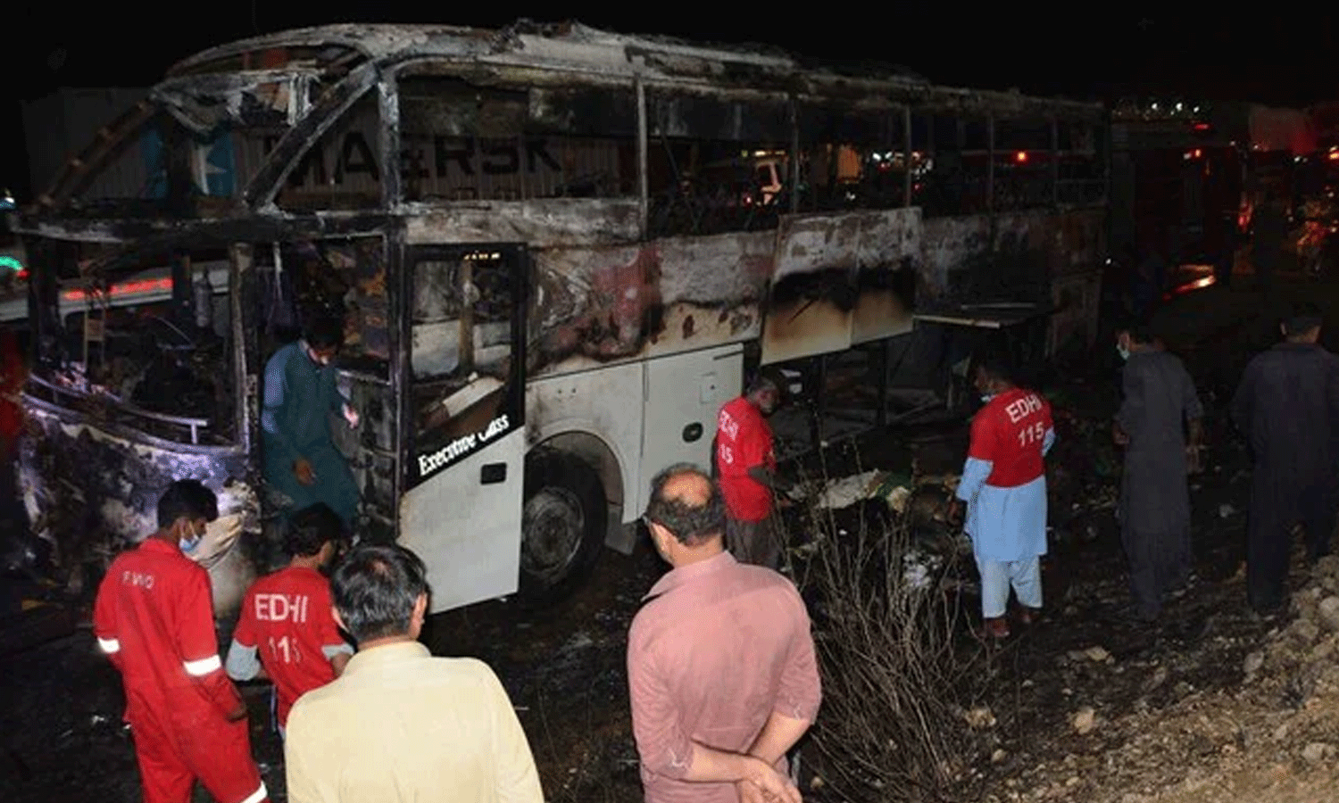 പാകിസ്താനിൽ പ്രളയദുരിത ബാധിതർ സഞ്ചരിച്ച ബസിന് തീ പിടിച്ചു; 18 പേർ വെന്ത് മരിച്ചു