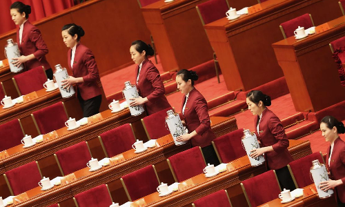 ചൈനീസ് പാര്‍ട്ടി കോണ്‍ഗ്രസില്‍ ചായ കൊടുക്കുന്നത് കണ്ടിട്ടുണ്ടോ? അതിനൊരു ചന്തമുണ്ട്