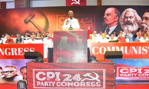 പദവികൾ അലങ്കാരമായി കൊണ്ടുനടക്കരുത്; ഡി രാജയ്ക്കെതിരെ വിമർശനവുമായി കേരള ഘടകം പദവികൾ അലങ്കാരമായി കൊണ്ടുനടക്കരുത്; ഡി രാജയ്ക്കെതിരെ വിമർശനവുമായി കേരള ഘടകം