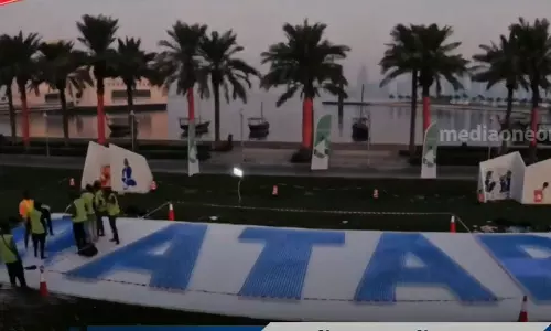 പ്ലാസ്റ്റിക് കുപ്പികള്‍ അടുക്കി വച്ച് ഗിന്നസ് ബുക്കില്‍ ഇടംപിടിച്ച് ഖത്തര്‍