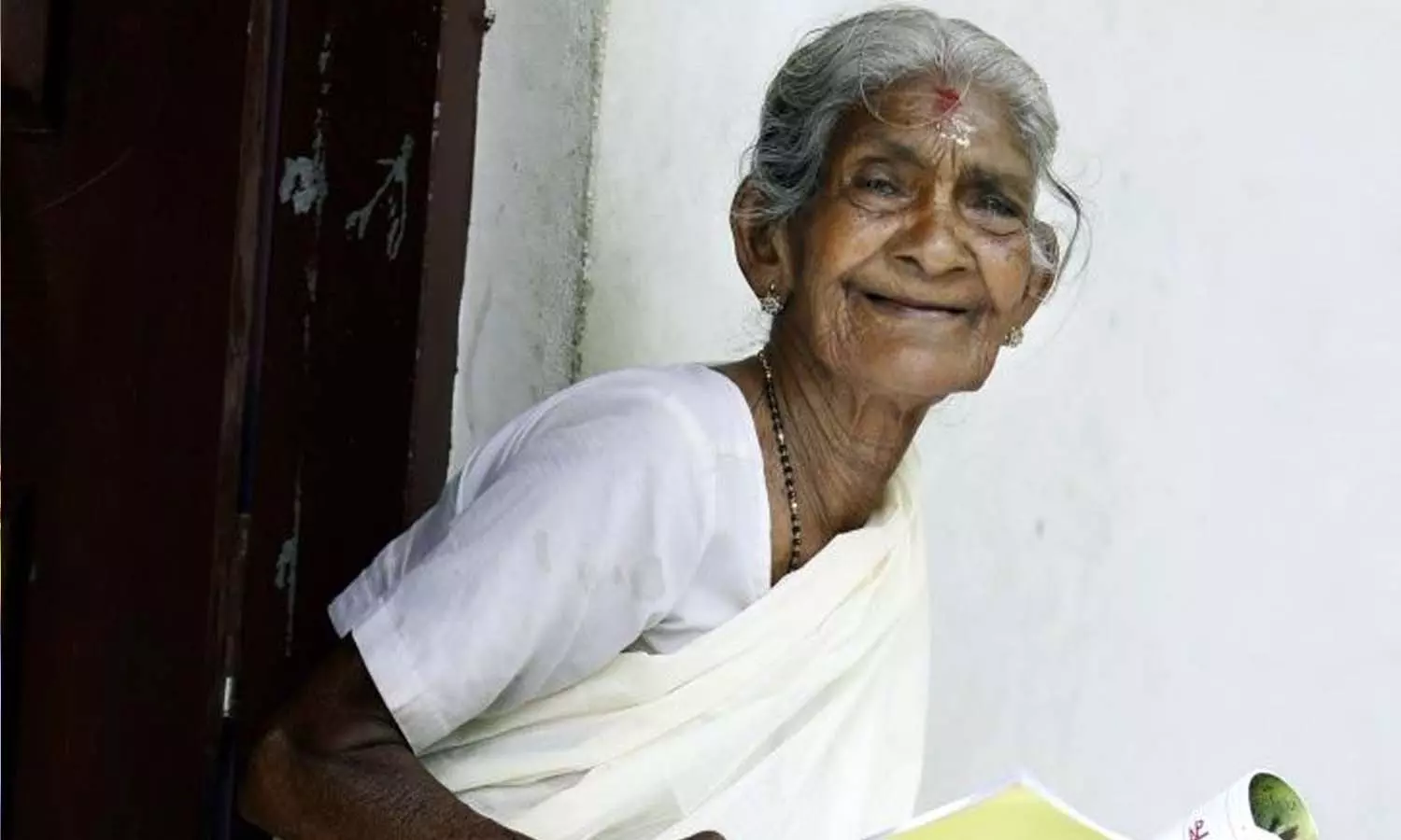 96-ാം വയസ്സിൽ സ്കൂളിൽ പോയ കാർത്യായനി അമ്മയുടെ ജീവിതം പറഞ്ഞ് ബെയർഫ്രൂട്ട് എംപ്രസ്