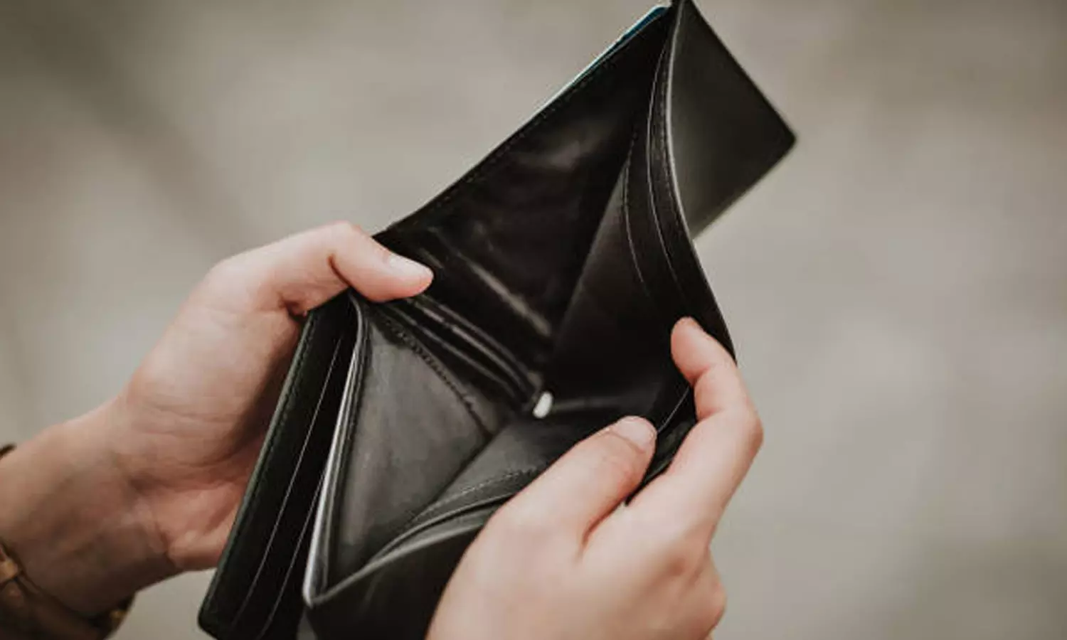 പേഴ്‌സ് കാലിയാകും... വായ്പ നിരക്ക് ഉയർത്തി എസ്ബിഐയും ഫെഡറൽ ബാങ്കും