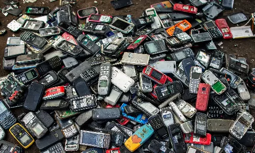 ഈ വർഷം ഉപയോഗശൂന്യമാകുക 530 കോടി ഫോണുകൾ