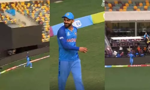 ഗ്യാലറിയിലെത്തിയില്ല: ഒറ്റക്കൈയിൽ ഏവരെയും അമ്പരപ്പിച്ചൊരു കോഹ്ലിയുടെ ക്യാച്ച് ഗ്യാലറിയിലെത്തിയില്ല: ഒറ്റക്കൈയിൽ ഏവരെയും അമ്പരപ്പിച്ചൊരു കോഹ്ലിയുടെ ക്യാച്ച്