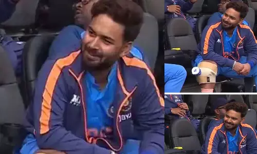 പന്തിന് പരിക്കോ? കാലിൽ ഐസ്പാക്ക് കെട്ടി ഡ്രസിങ് റൂമിൽ പന്തിന് പരിക്കോ? കാലിൽ ഐസ്പാക്ക് കെട്ടി ഡ്രസിങ് റൂമിൽ