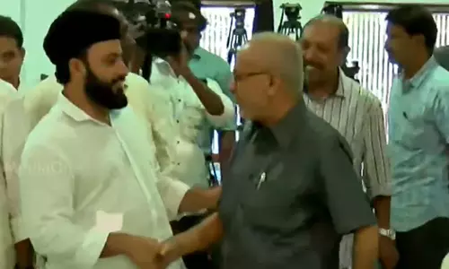 ലീഗിലെ അസംതൃപ്തരുടെ യോഗത്തില്‍ പങ്കെടുത്ത് മുഈനലി തങ്ങൾ